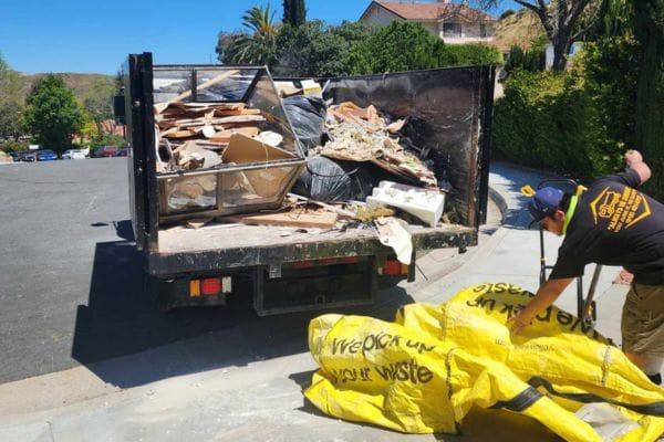 Trash and Junk Removal in Beverly Hills 2 Trash and Junk Removal in Beverly Hills