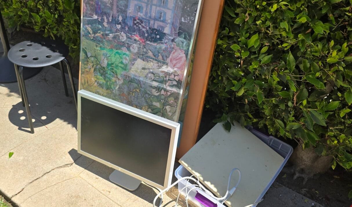 After-Hours Junk Removal Near Me: Evening Pickups in California