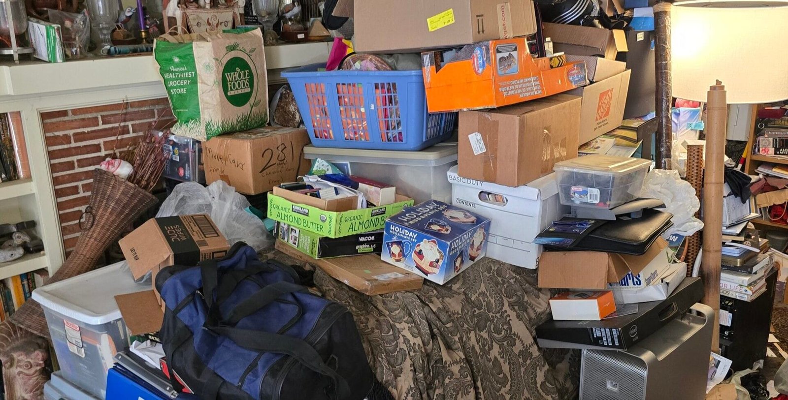 Emergency Junk Removal Near Me: Fast, Same-Day Response in California 1 Emergency junk removal near me - Rapid Junk Pros clearing a cluttered room fast in California