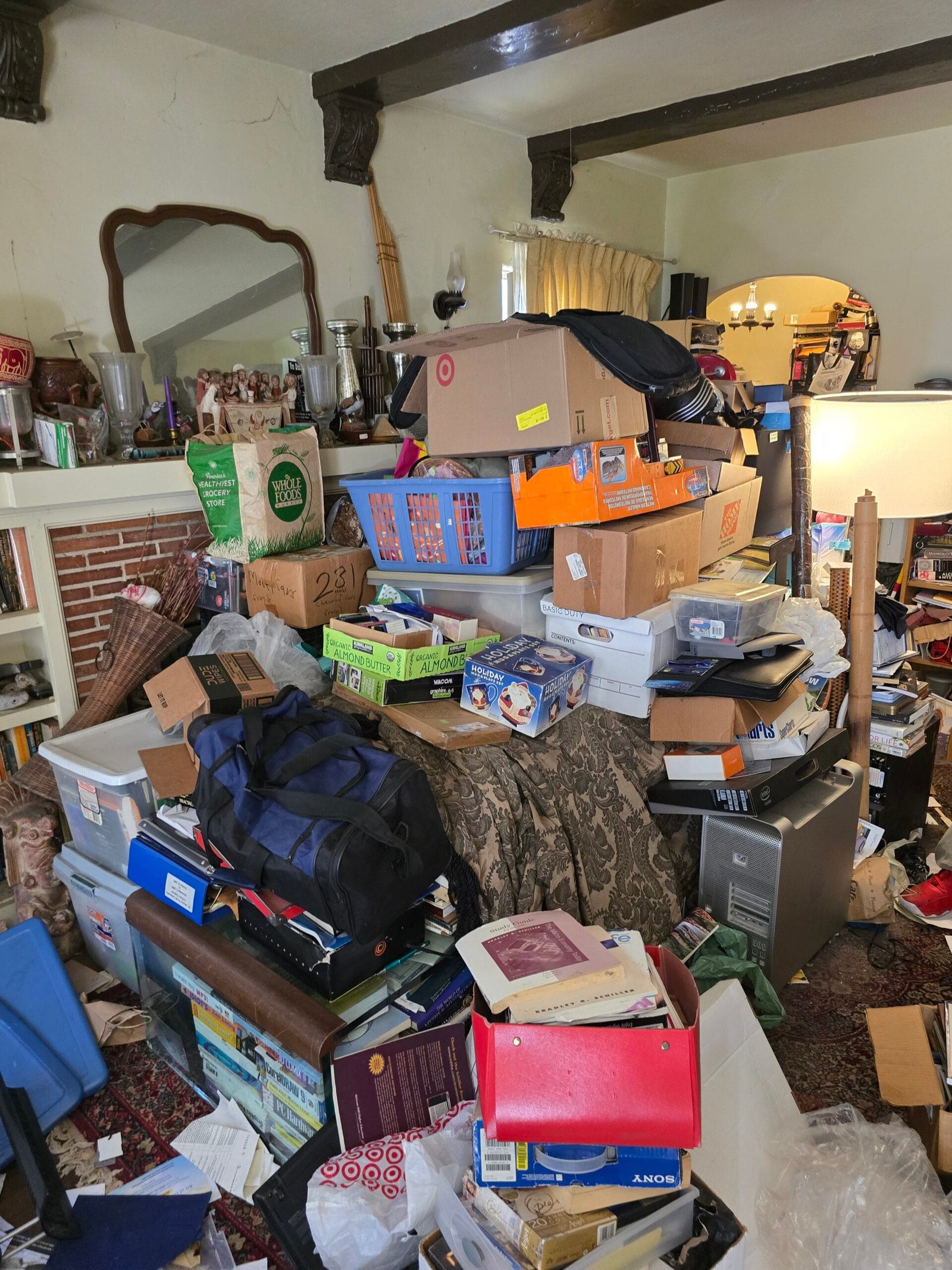 Emergency Junk Removal Near Me: Fast, Same-Day Response in California 2 Emergency junk removal near me - Rapid Junk Pros clearing a cluttered room fast in California