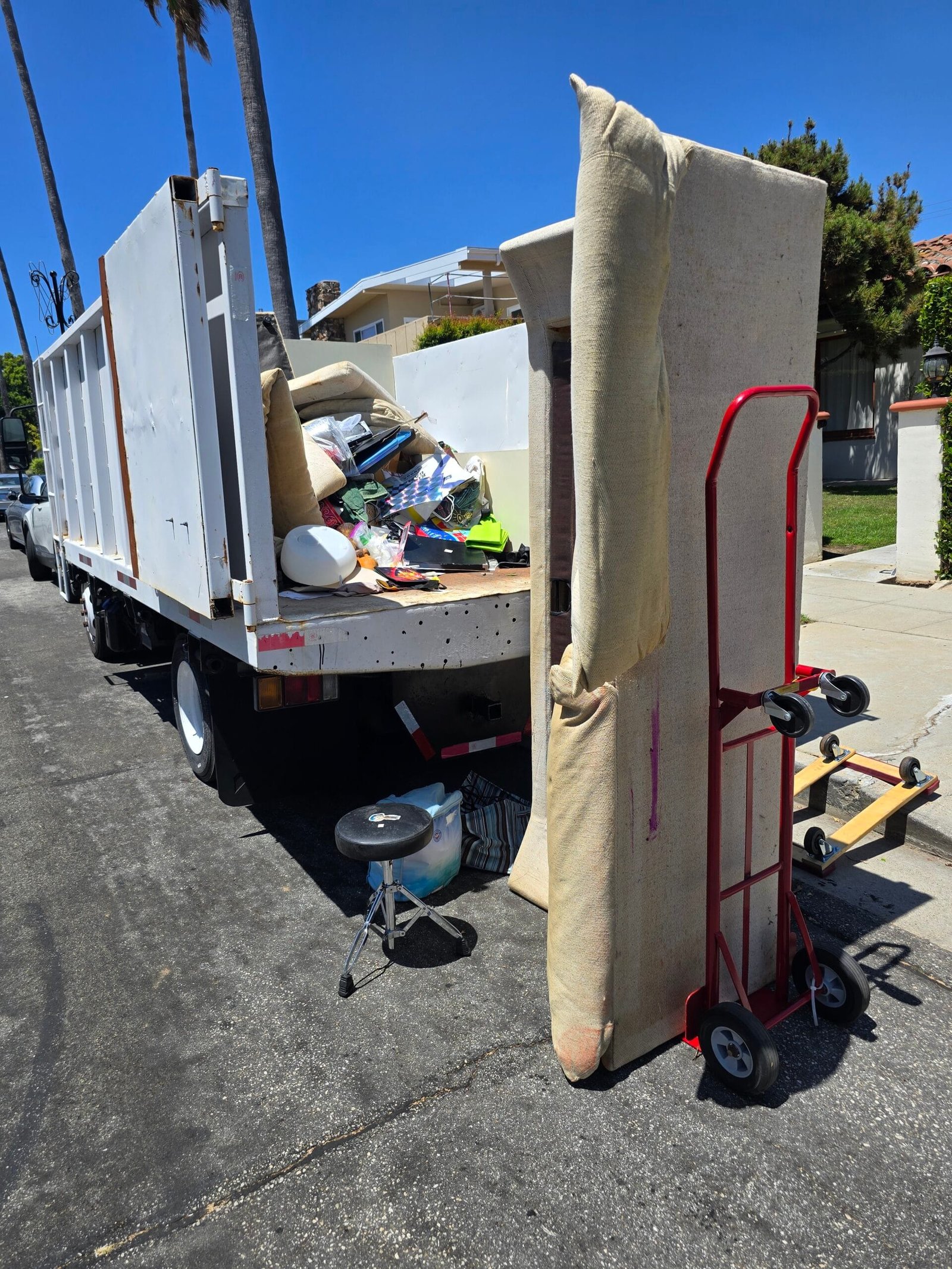 Junk Removal With Military Discount Near Me: Real Savings in California 2 Junk removal with military discount near me - Rapid Junk Pros crew in California