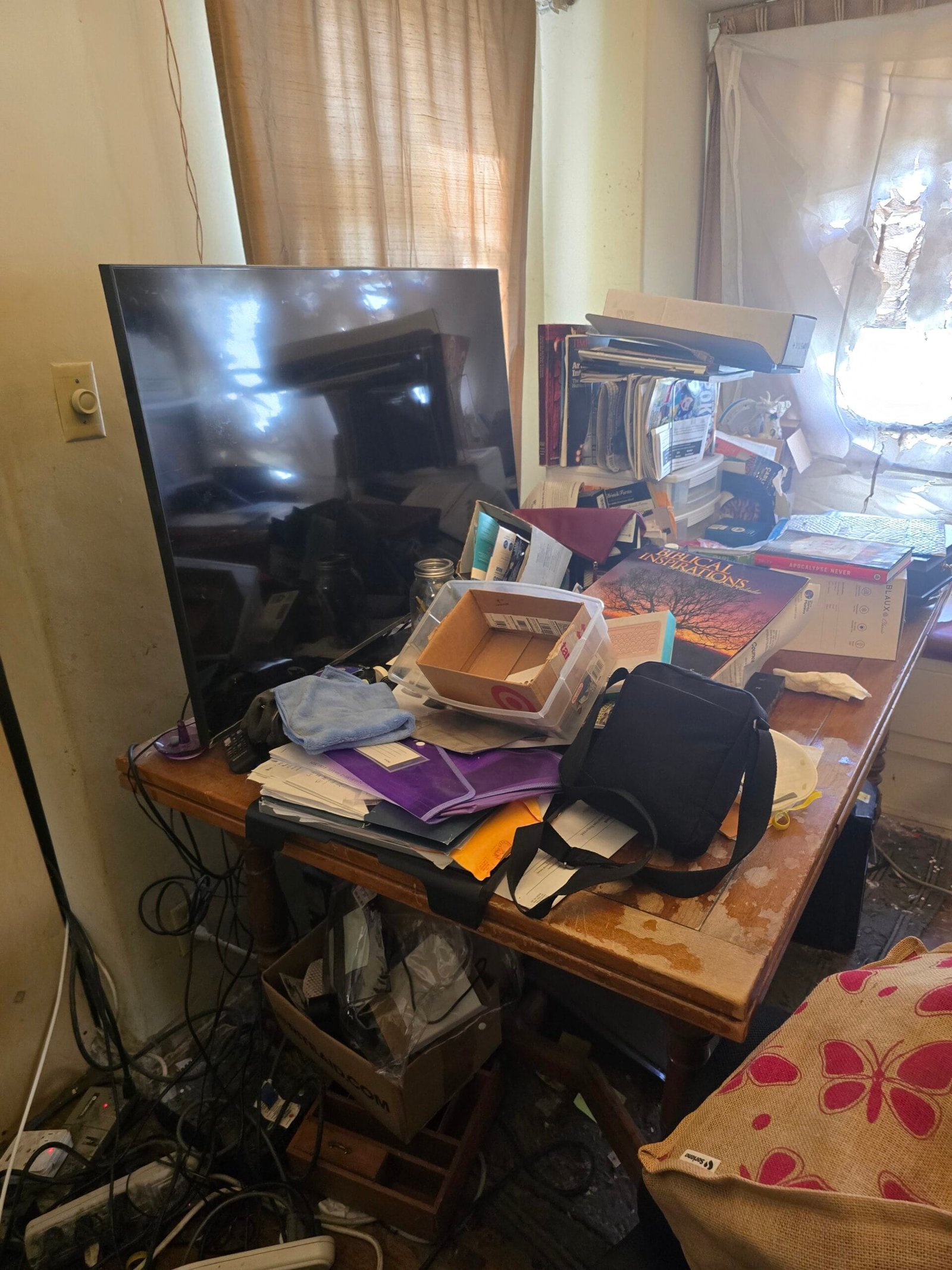 Pre-Listing Junk Removal for Real Estate Agents: 7 Costly Mistakes That Slow a Sale 4 hauling furniture for pre-listing junk removal for real estate agents