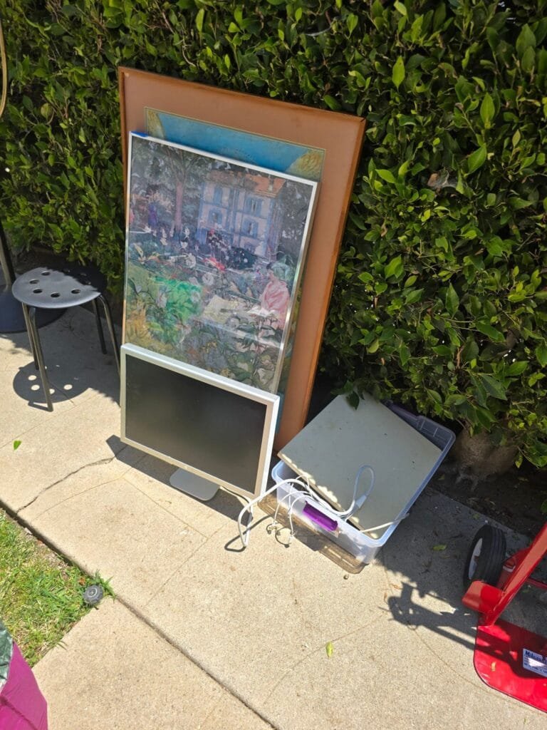 What to Do With Furniture Before an Interstate Move (So You're Not Paying to Ship Junk) 5 hauling away furniture ahead of an interstate move